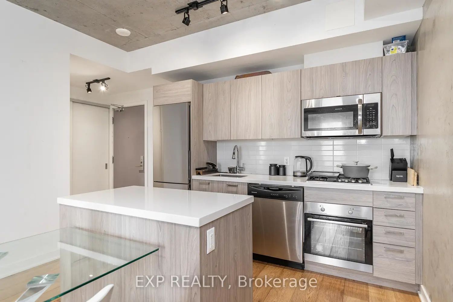Additional image 6 of 203 Catherine Street 1102