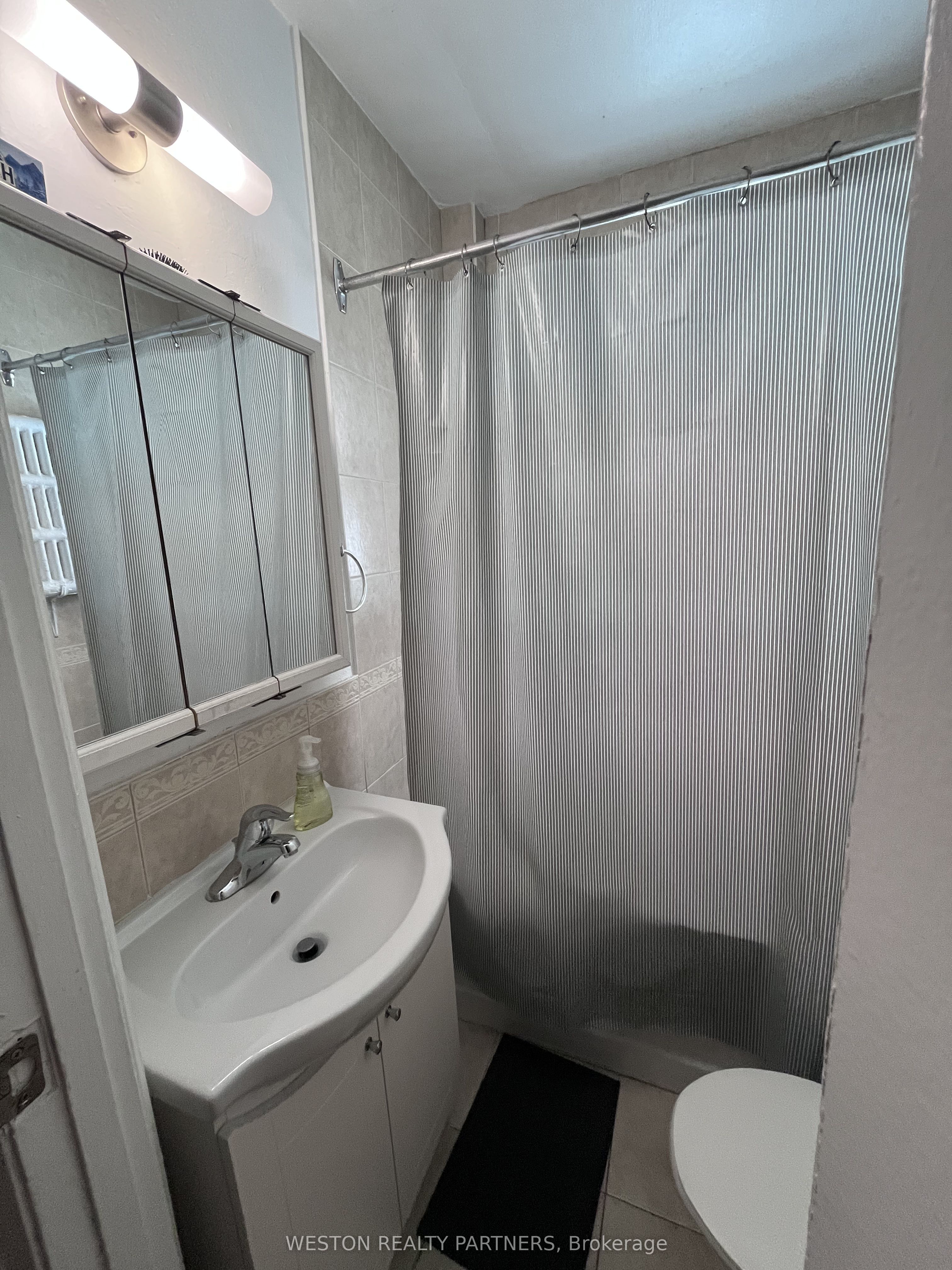 Additional image 4 of 306-44 Huntley Street, Toronto, ON, M4Y 2L1