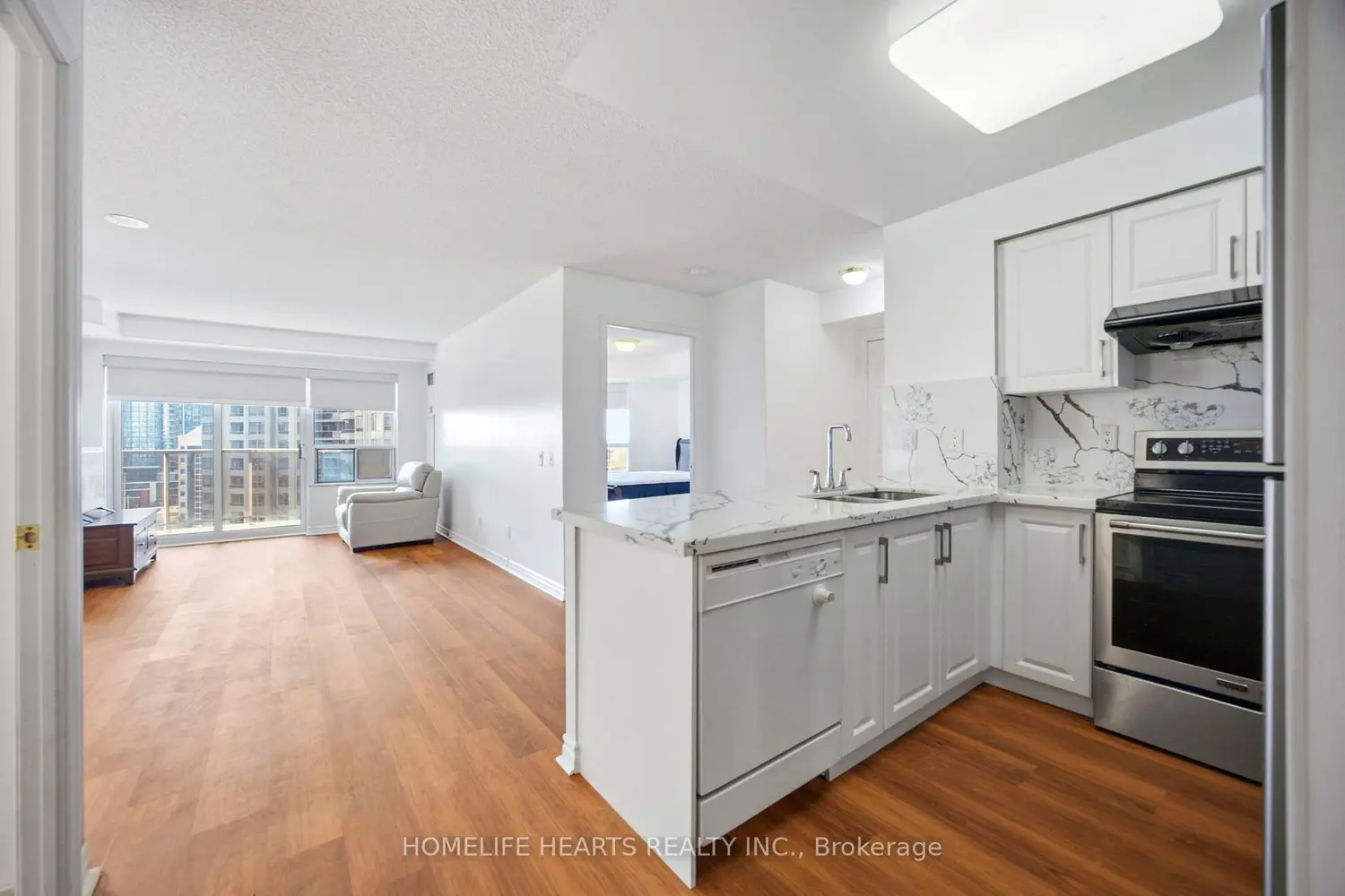 Additional image 5 of 25 Kingsbridge Garden Circle 1221