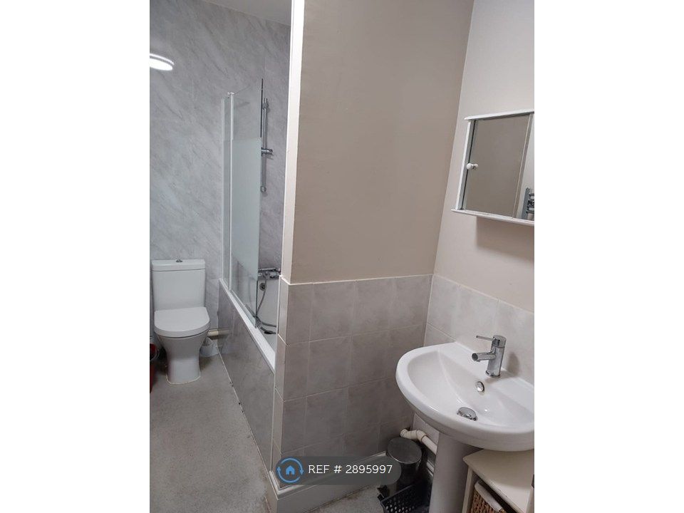 Additional image 5 of 3 bed flat to rentMilton Road, Southampton SO15