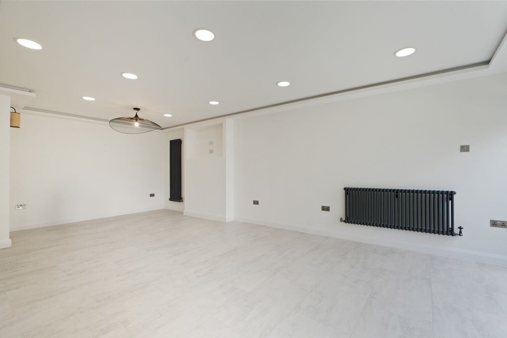 Additional image 11 of 4 bed detached house to rentFurniss Avenue, Dore, Sheffield S17