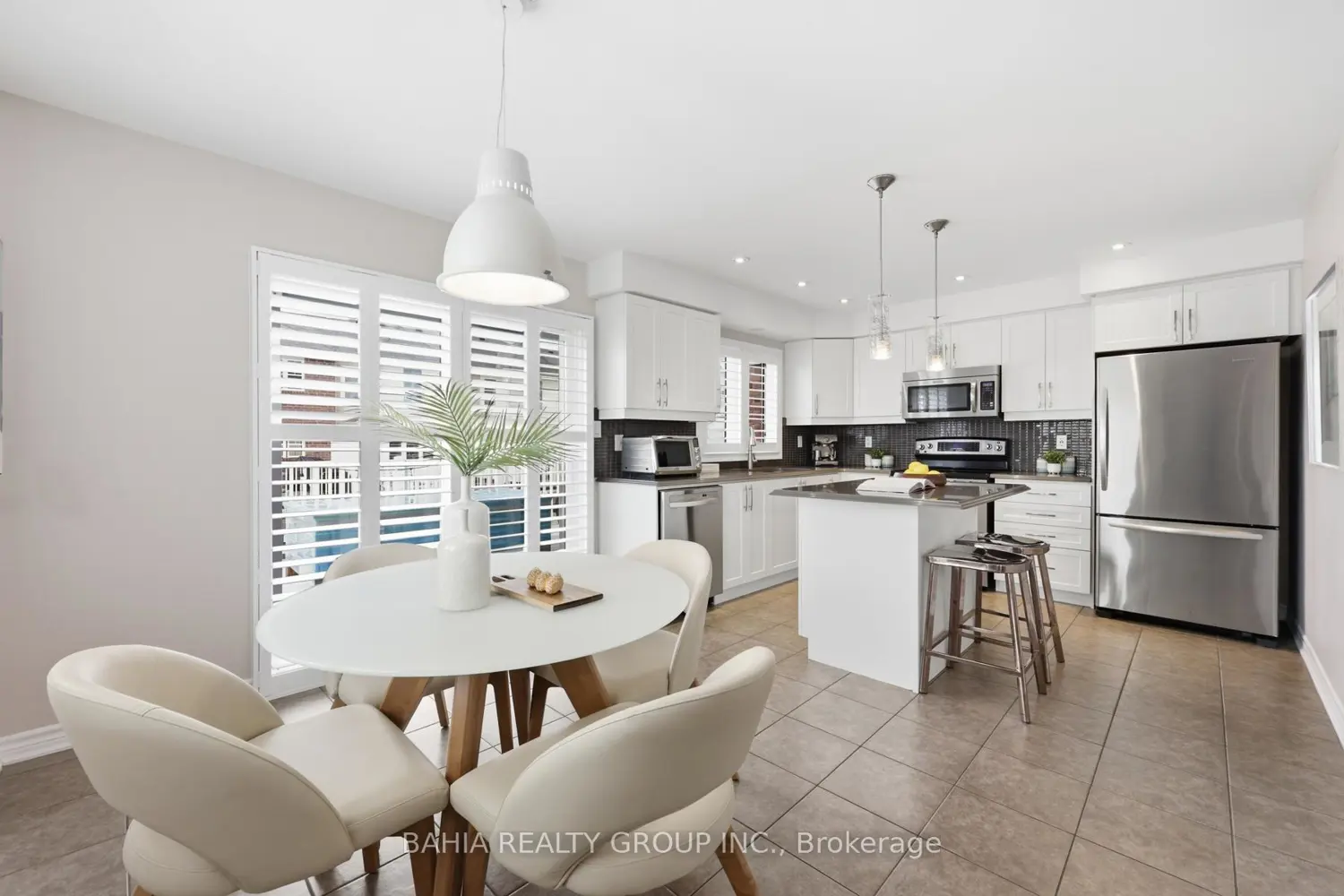 638 Gervais Terrace photo 2