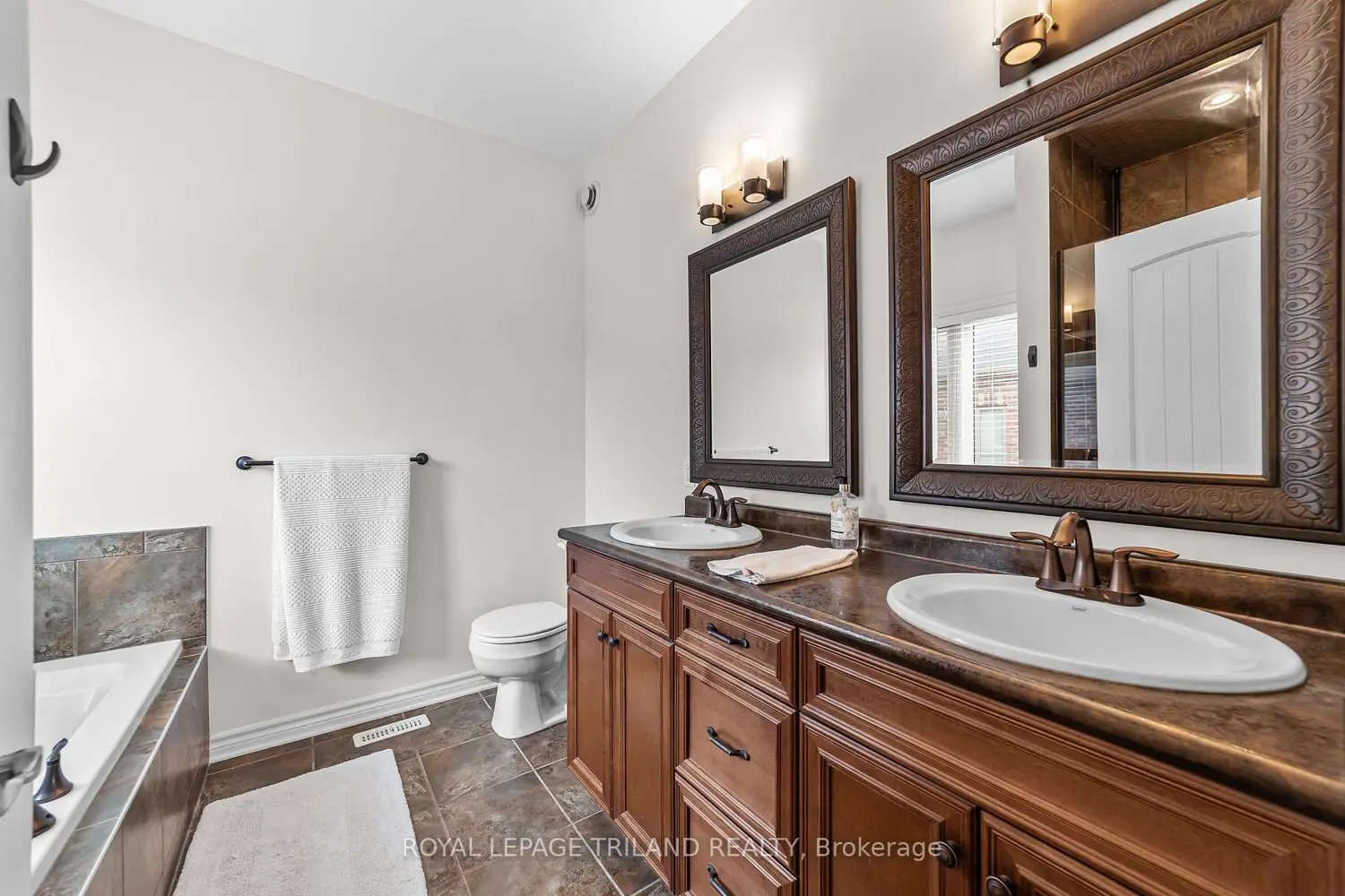Additional image 6 of 3194 Pincombe Drive