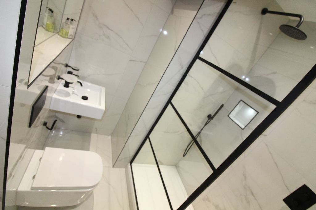 Additional image 10 of 3 bed flat to rentCity Bridge Apartments, Glovers Court, Preston PR1