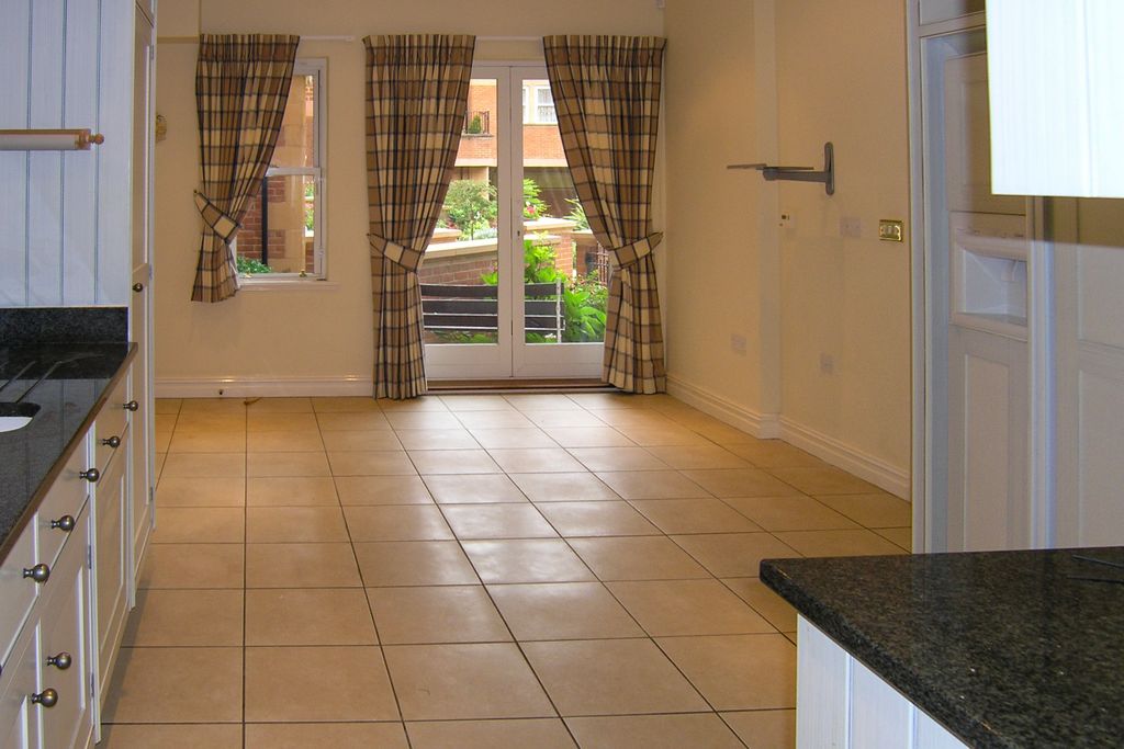 Additional image 5 of 3 bed flat for saleLondon Road, Tunbridge Wells TN1