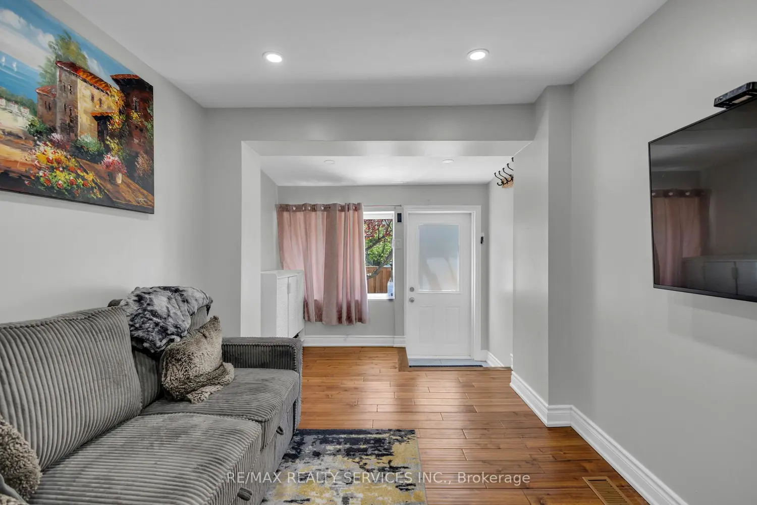 827 Craven Road photo 4