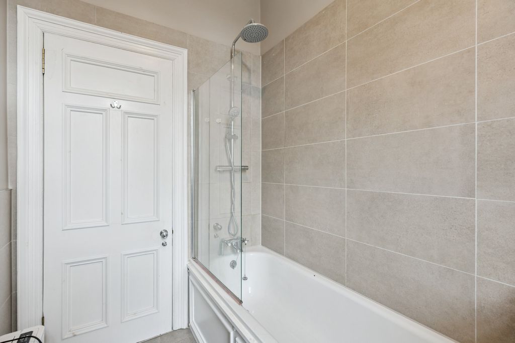 Additional image 7 of 2 bed flat to rentPort Street, Stirling, Stirlingshire FK8