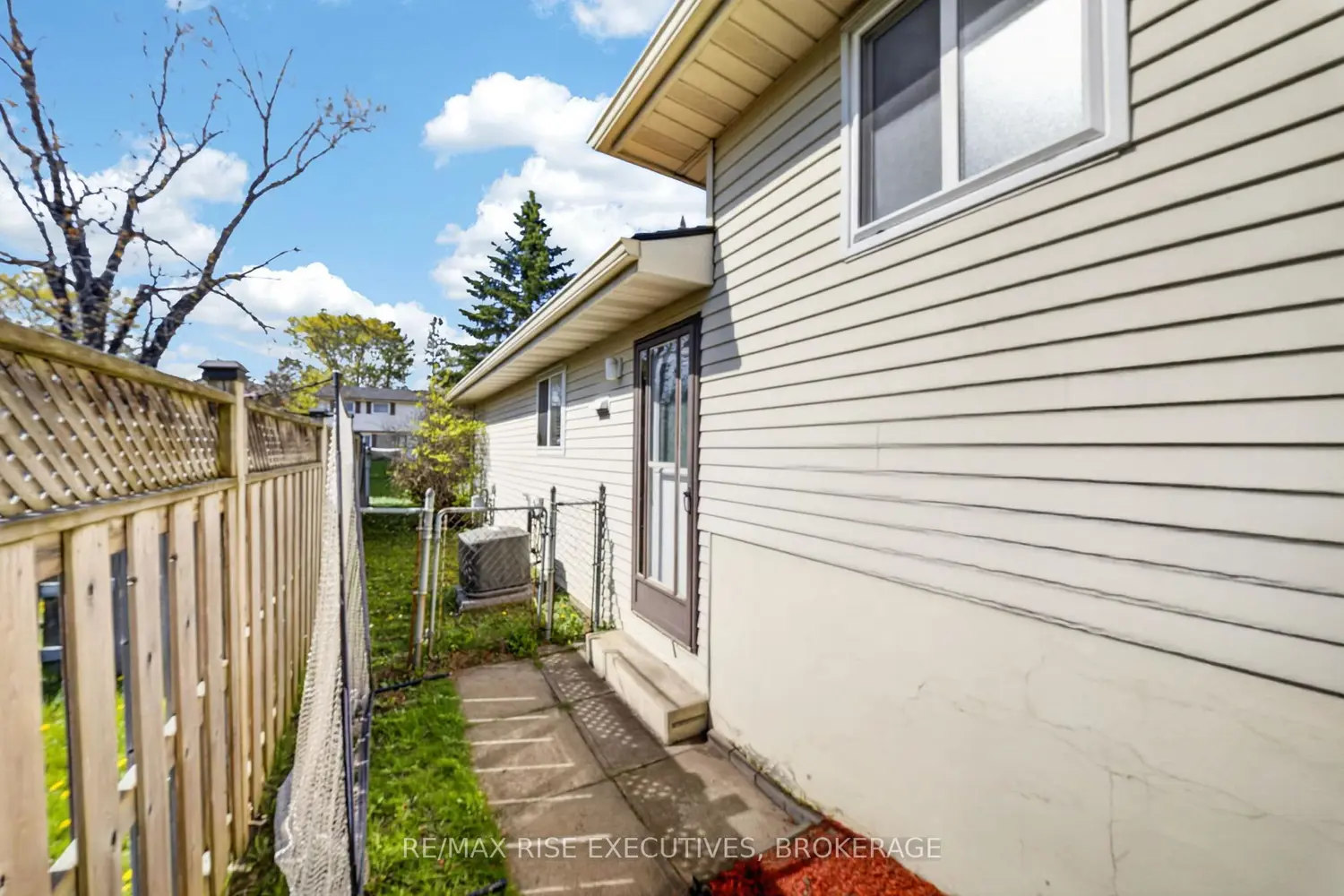 Additional image 11 of 1089 Pinewood Place