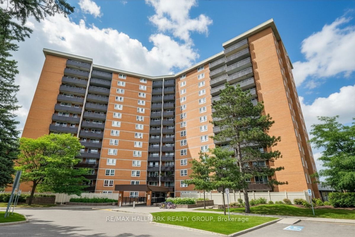 414-2020 Jasmine Crescent, Ottawa, ON, K1J 8K5