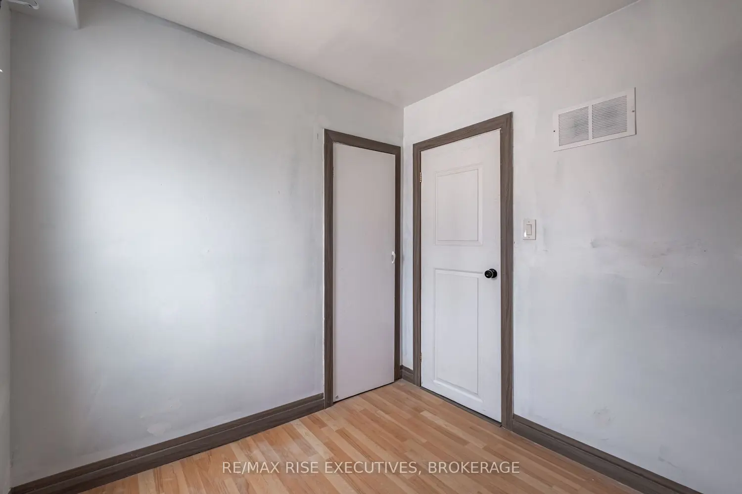 Additional image 10 of 61 Seventh Avenue