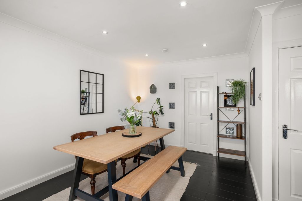 Additional image 5 of 2 bed flat for sale60 & A Half Long Lane, Broughty Ferry DD5