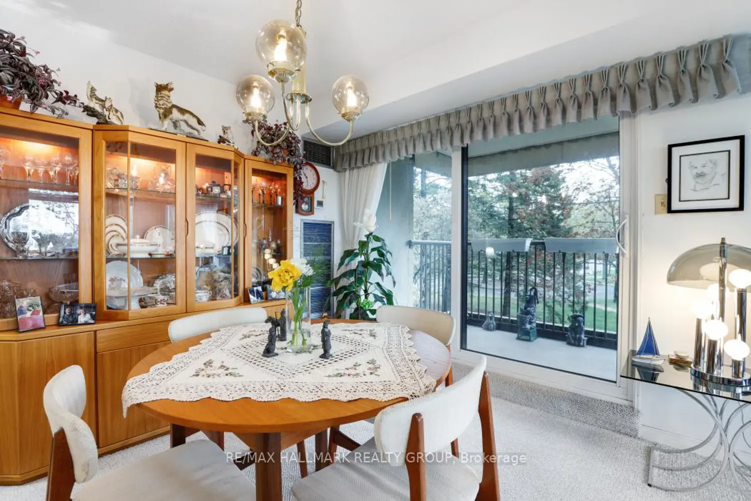 545 St Laurent Boulevard 207 photo 5