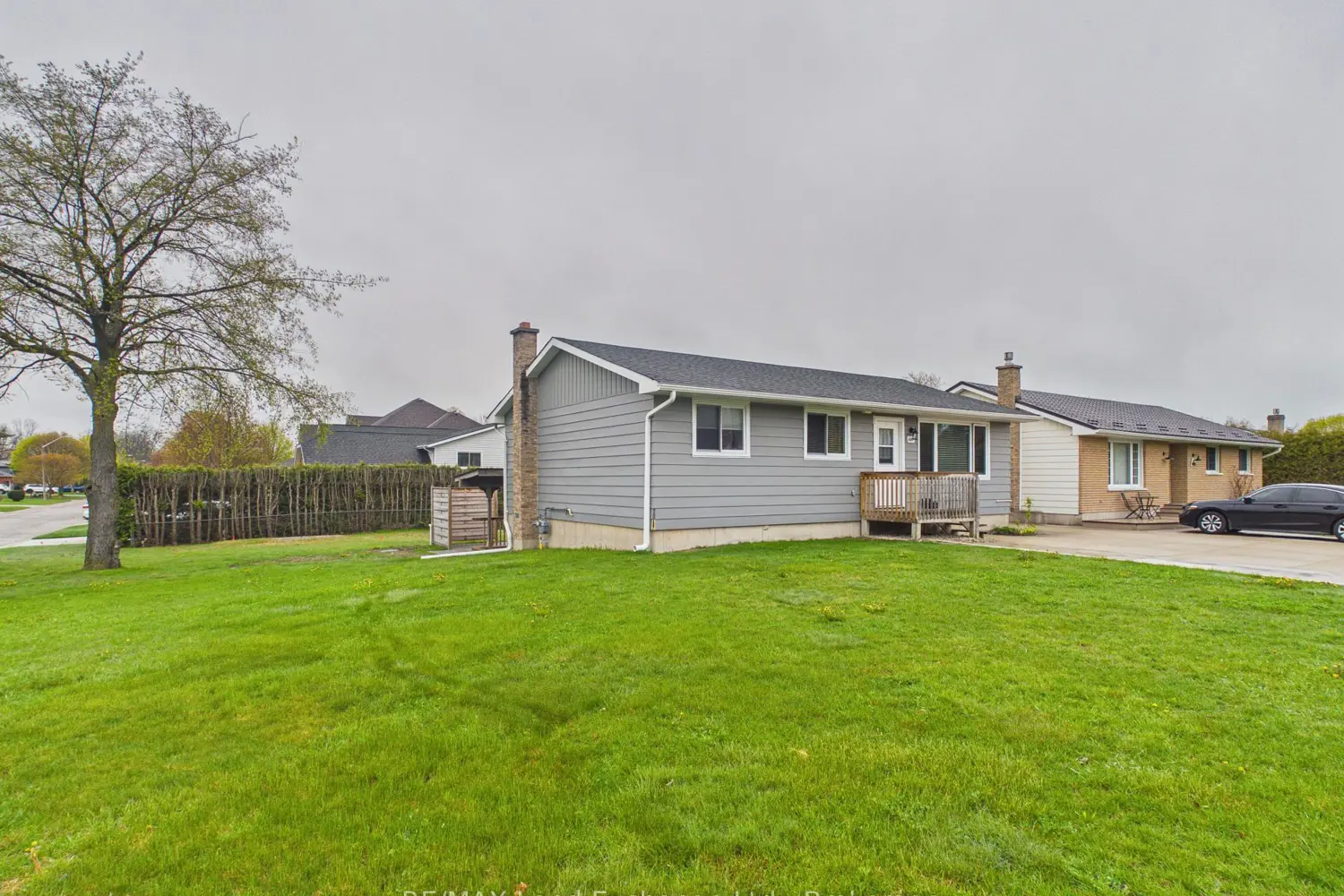 490 St Albert Street photo 2