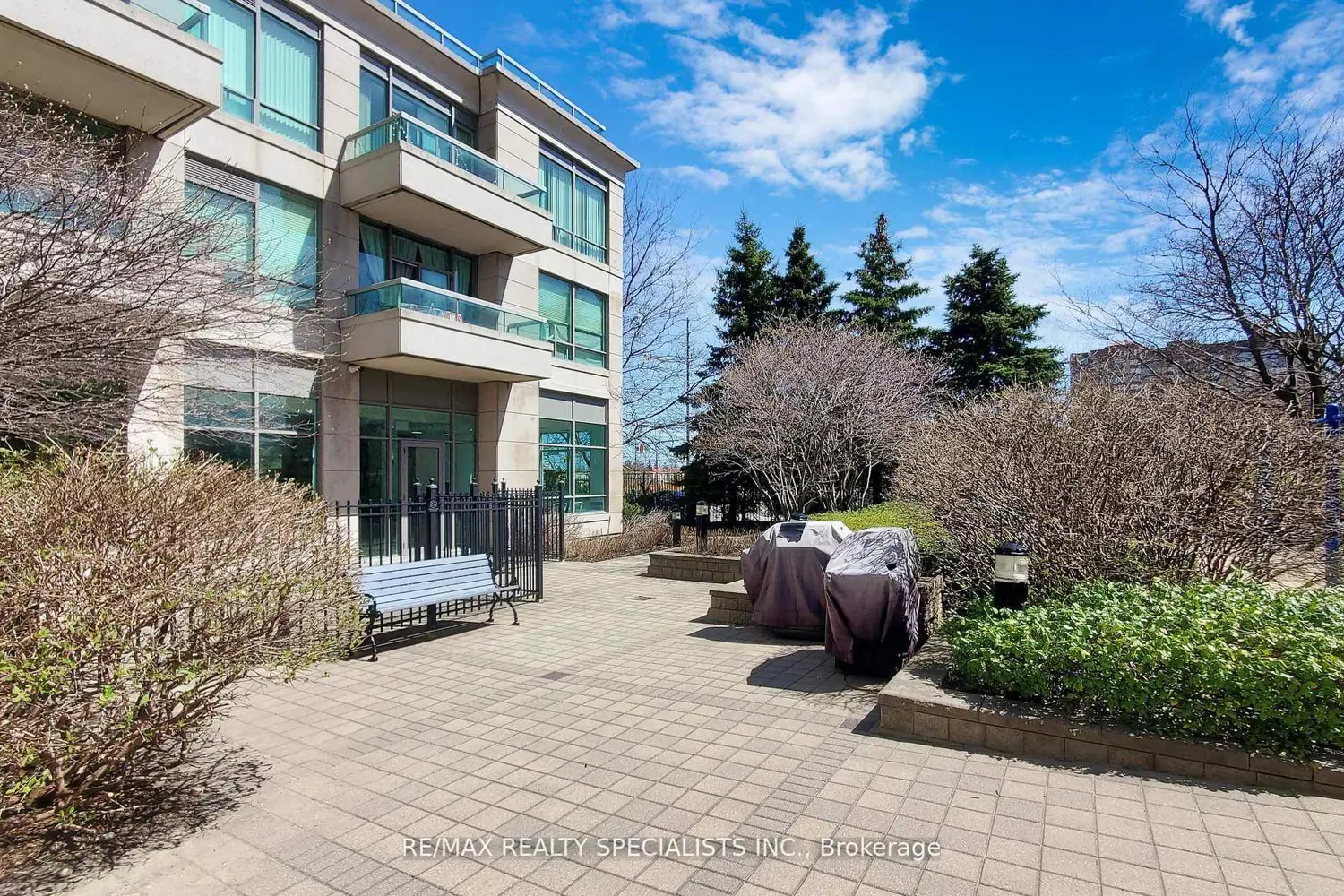 Additional image 16 of 3504 Hurontario Street 307