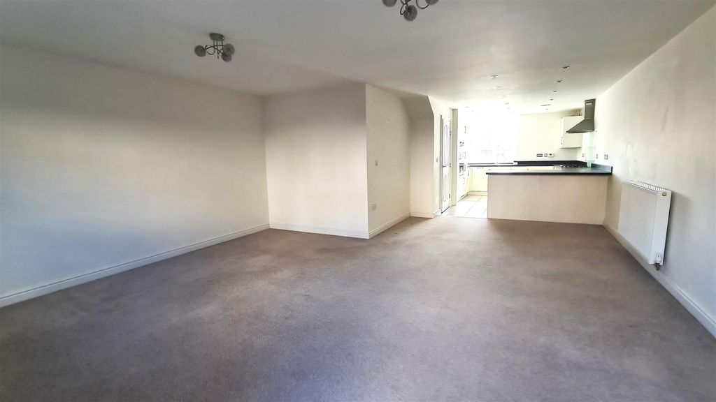 Additional image 4 of 3 bed terraced house to rentCherryholt Road, Stamford PE9