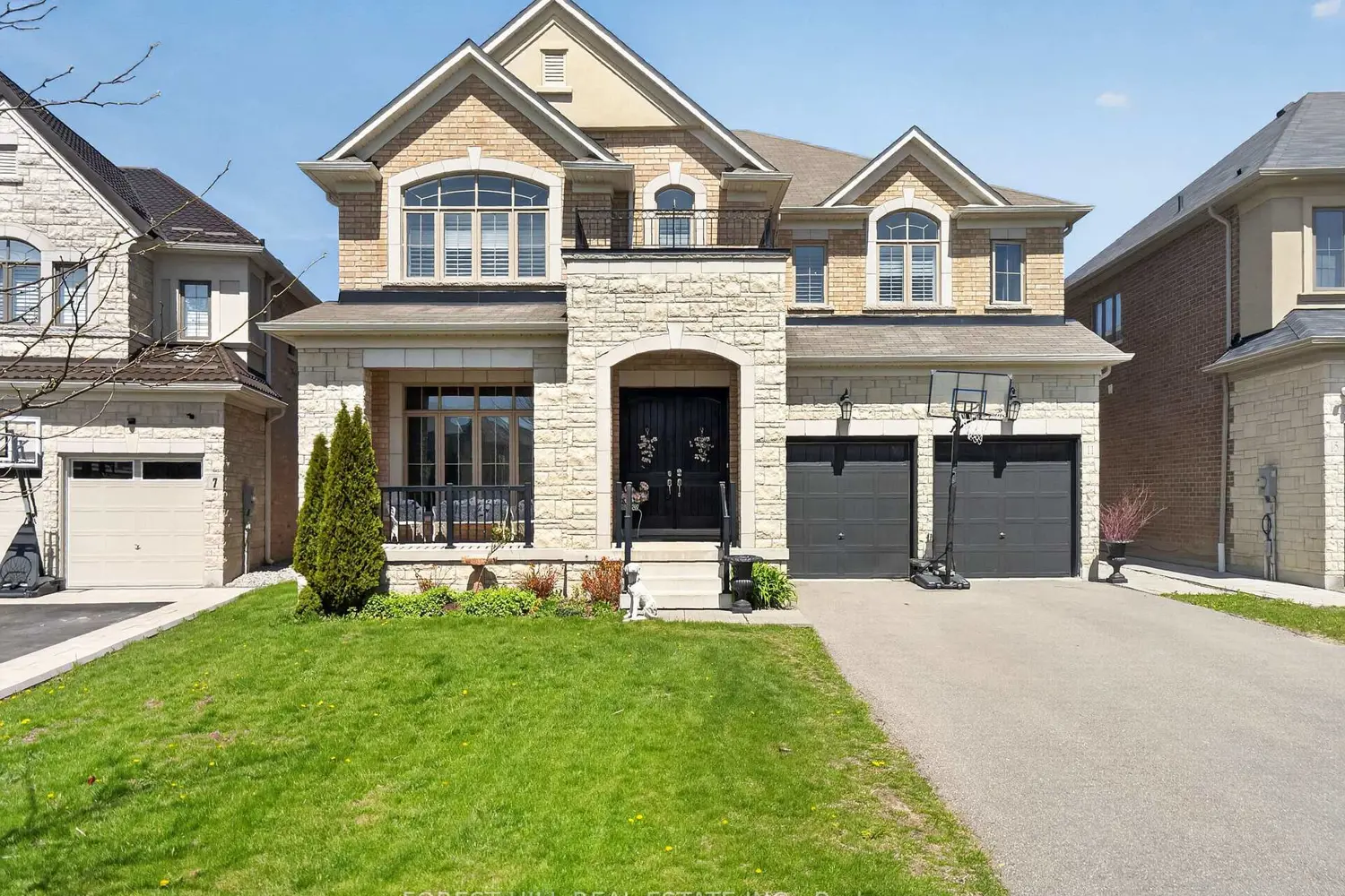 11 Carm Shier Court