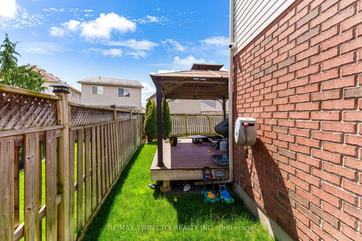 Additional image 15 of 437 Beaumont Crescent