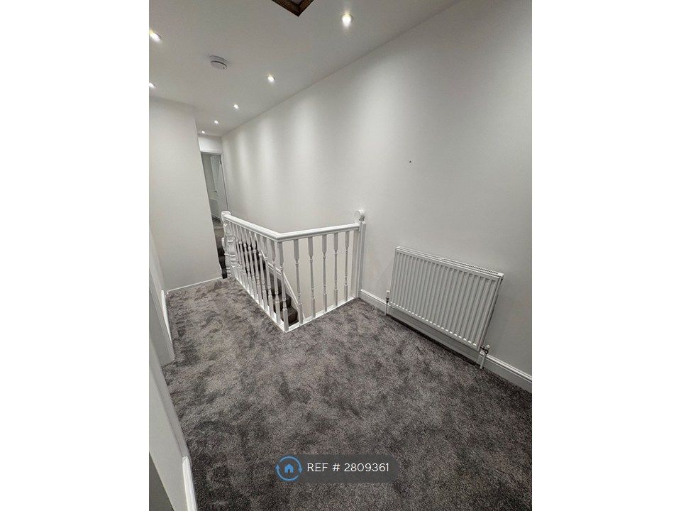 Additional image 7 of 5 bed terraced house to rentThe Walk, Ebbw Vale NP23
