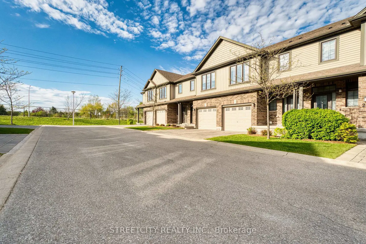 1030 Oakcrossing Gate 16