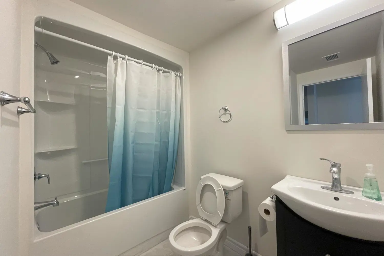Additional image 11 of 246 Lester Street 602