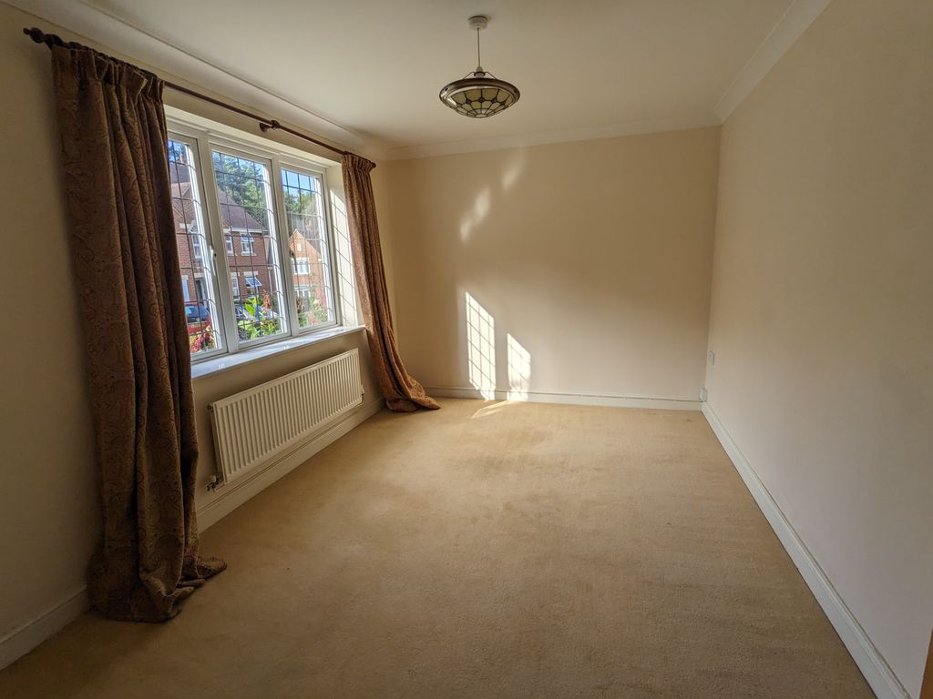 Additional image 9 of 4 bed property to rentVicarage Close, Horsham RH12