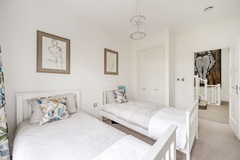 Additional image 18 of 5 bed detached house to rentPelling Hill, Old Windsor, Windsor SL4