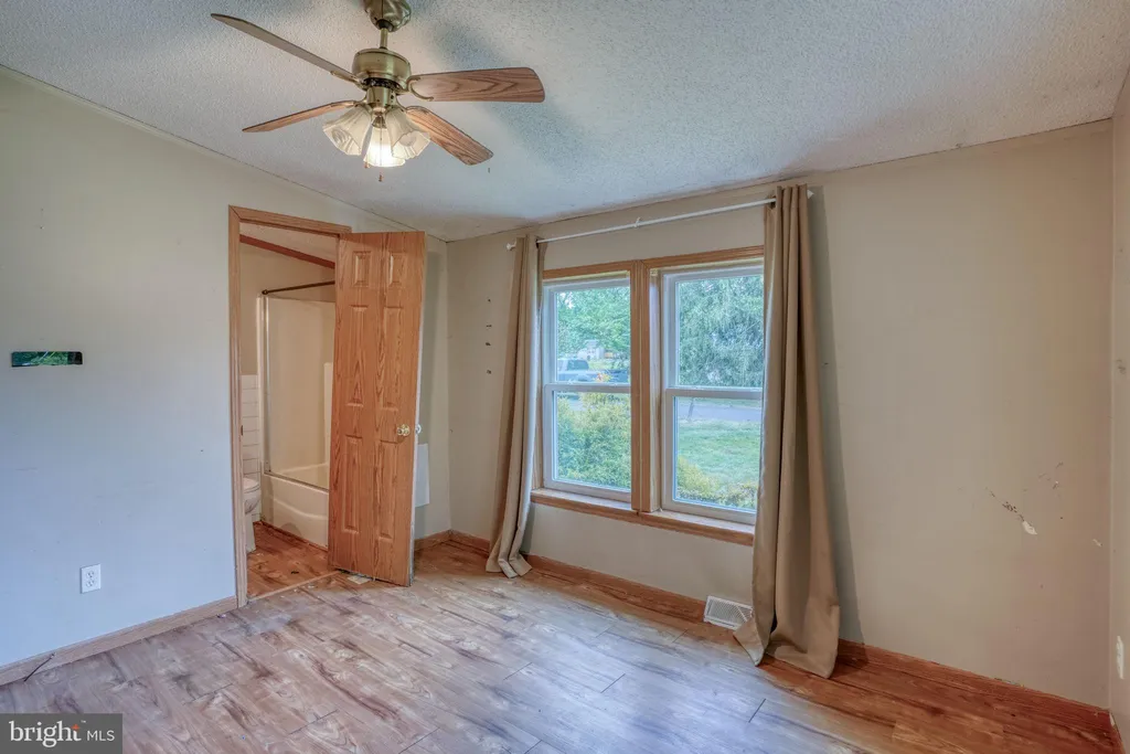 Additional image 21 of 28 E Pine St, Frederica, DE 19946