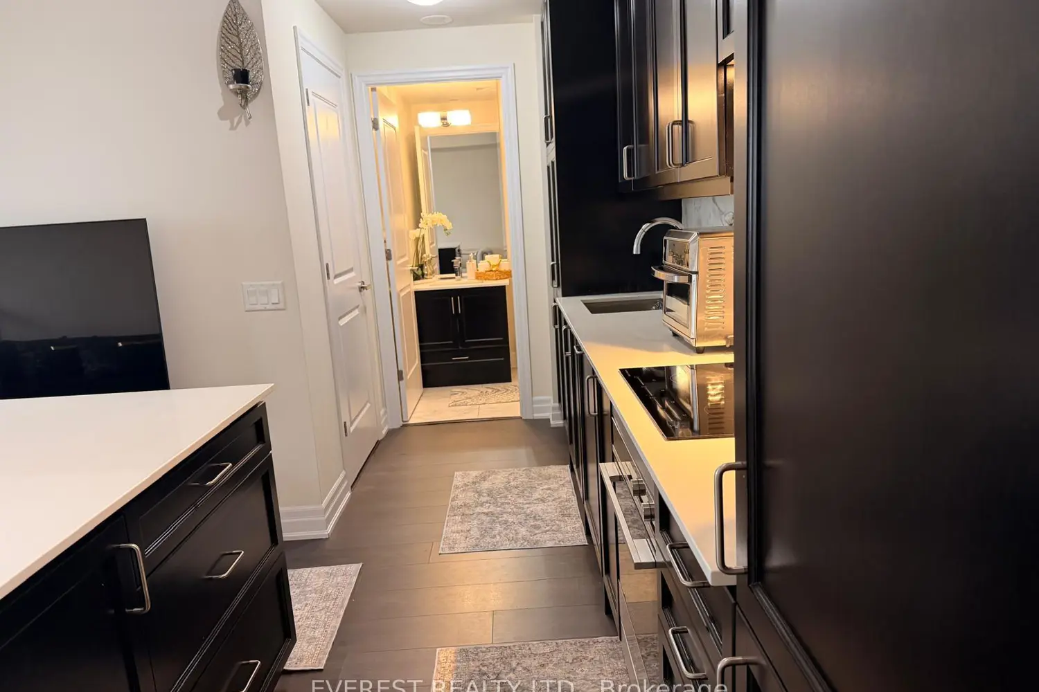 Additional image 2 of 9075 Jane Street 1706