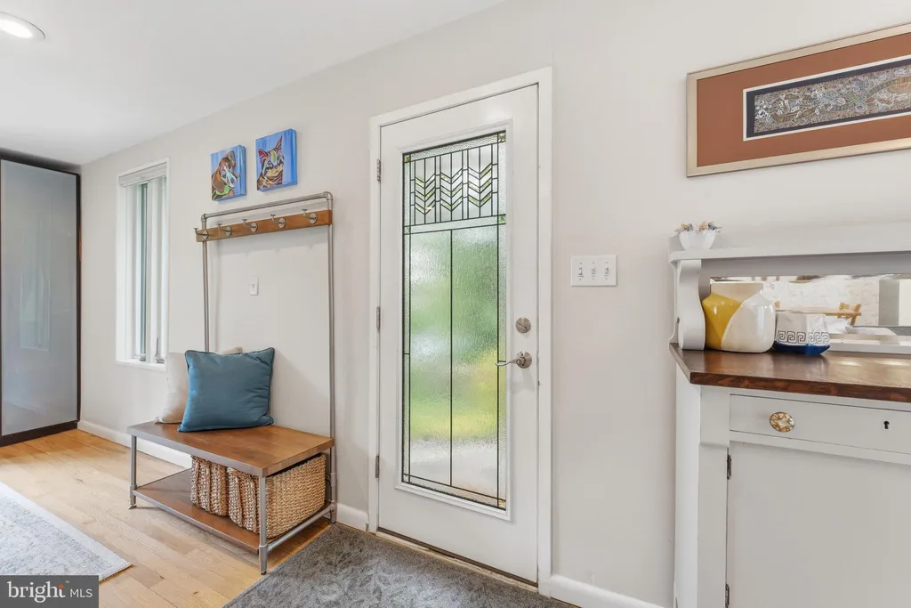 9109 Bradford Road, Silver Spring, MD 20901 photo 5