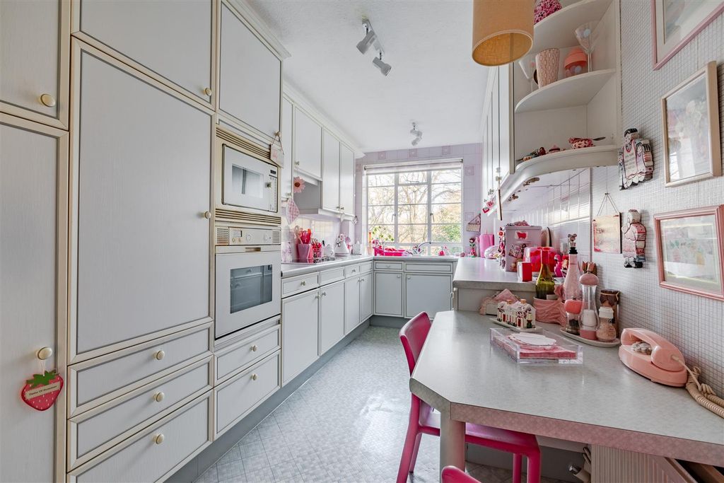 Additional image 10 of 3 bed flat for saleFurze Hill, Hove BN3