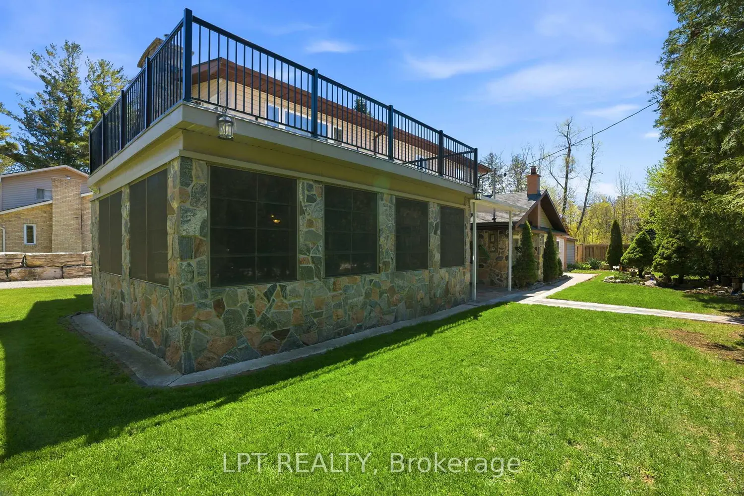 Additional image 4 of 9996 Huron Street