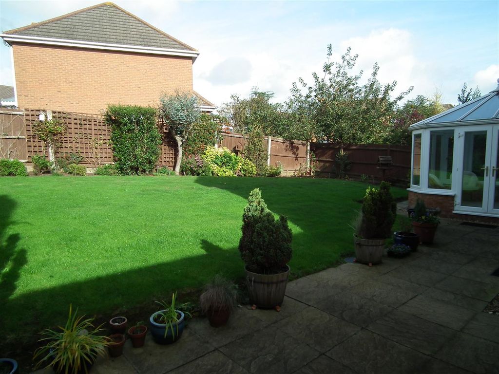 Additional image 2 of 5 bed detached house to rentAbington Vale, Northampton NN3