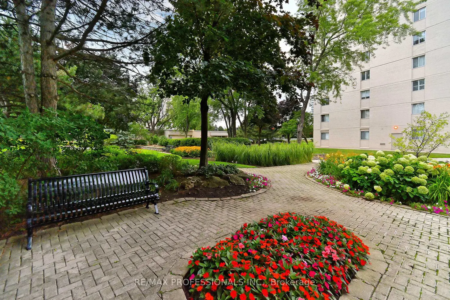 Additional image 20 of 812 Burnhamthorpe Road 1504