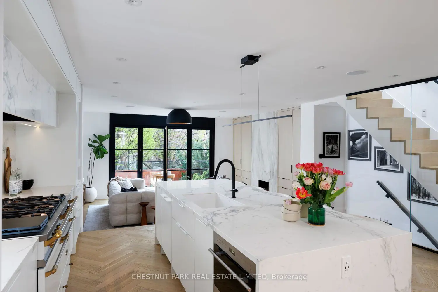 27 Boswell Avenue photo 4