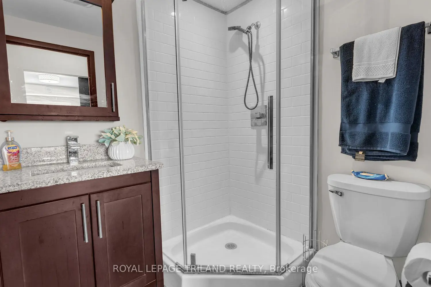 Additional image 9 of 1235 Richmond Street 901