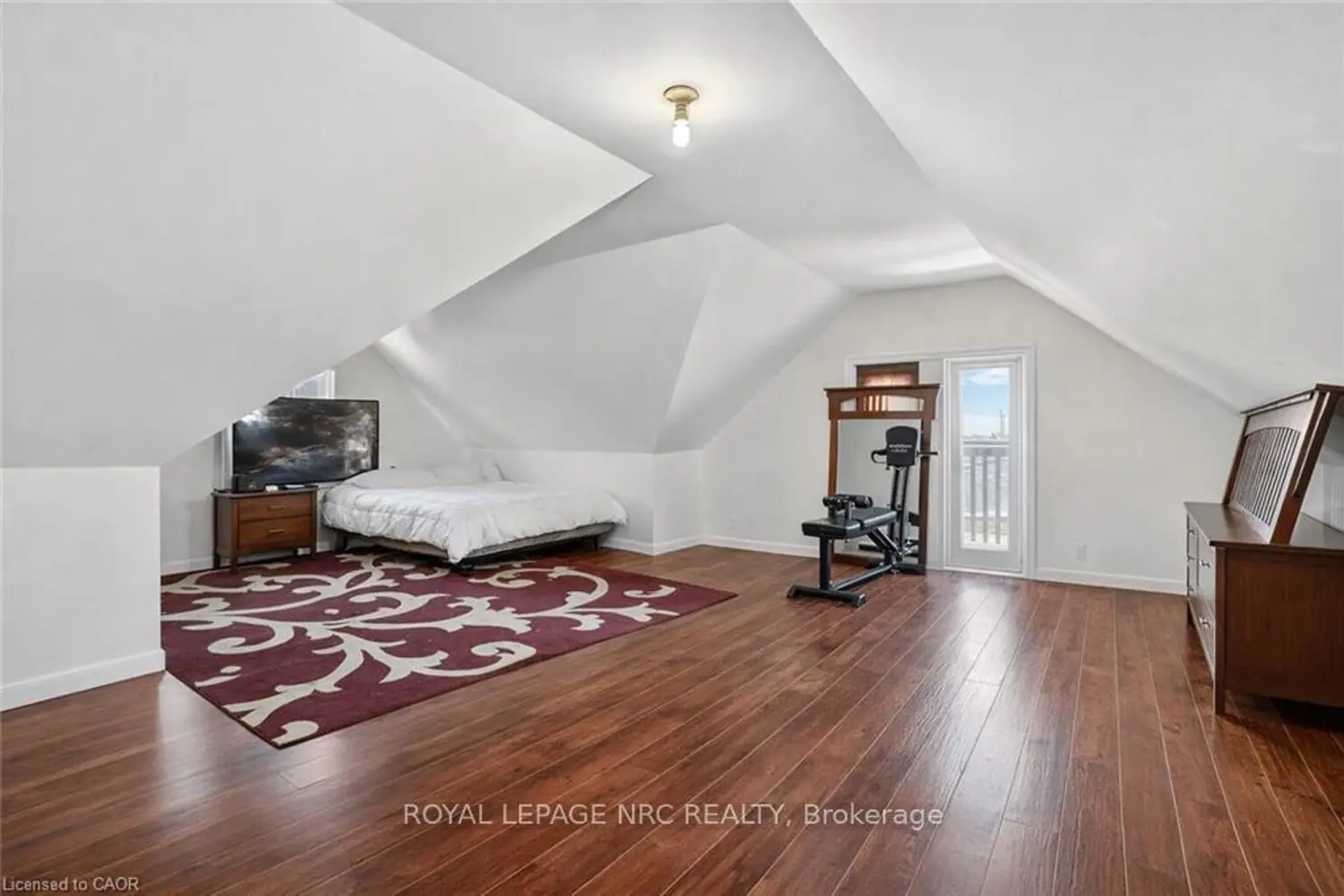 Additional image 9 of 3952 Victoria Avenue