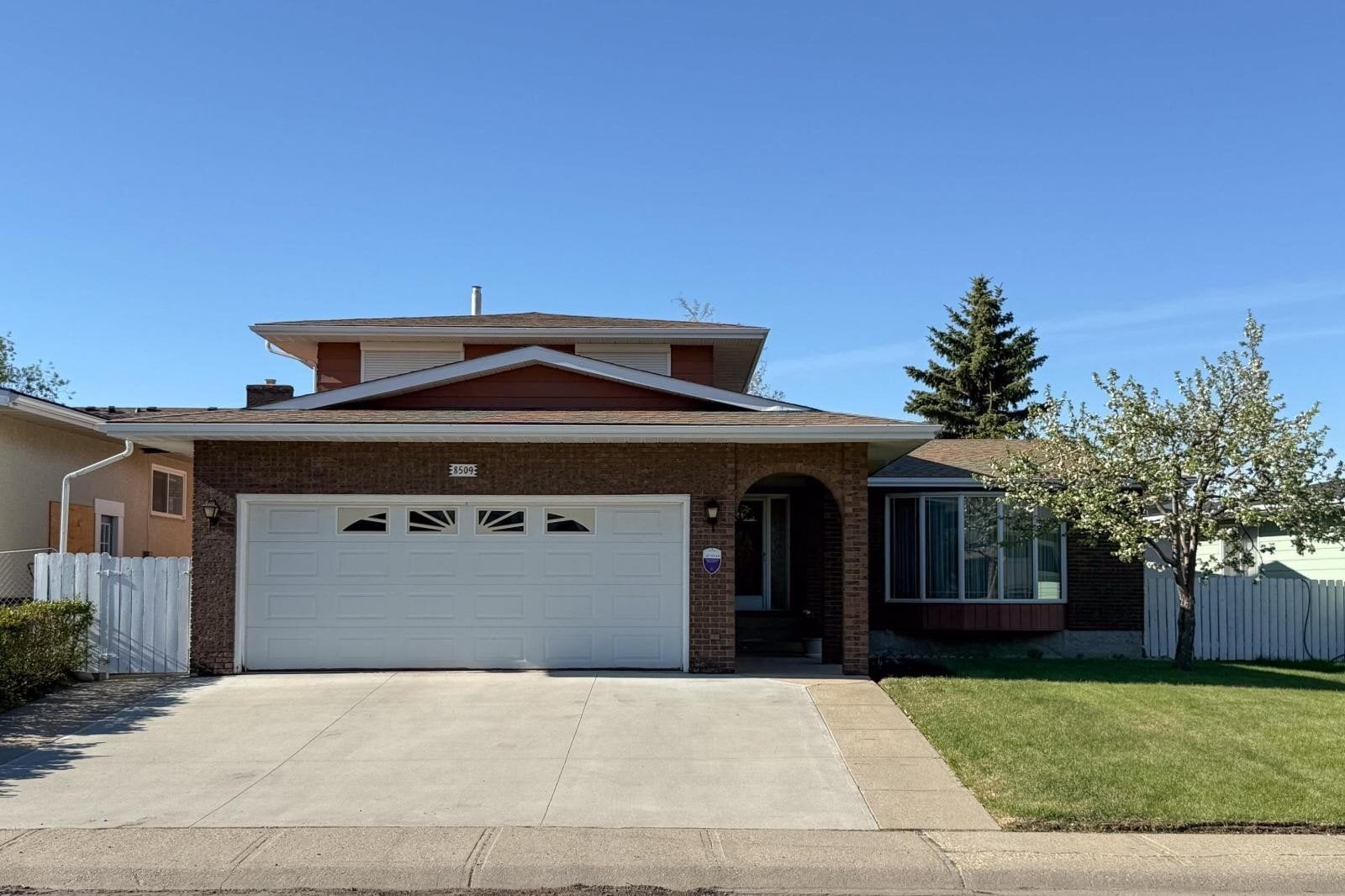 Additional image 7 of 8509 39b Avenue NW, Edmonton, AB, T6K3E7