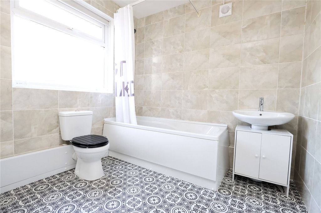 Additional image 8 of 3 bed flat to rentHigh Street, Tonypandy CF40