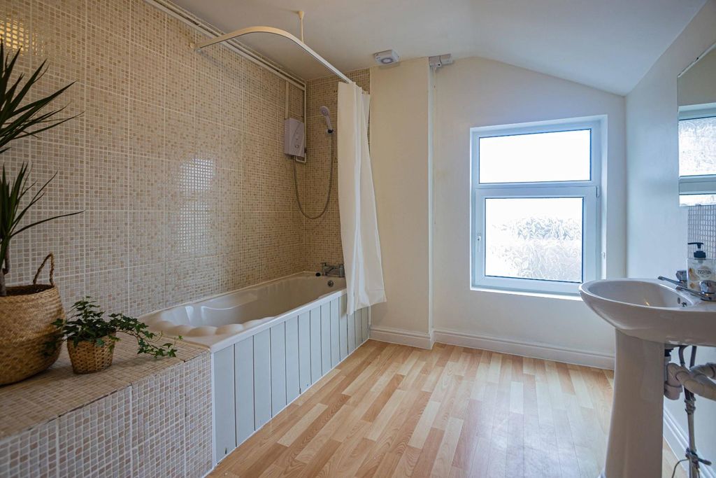 Additional image 7 of 2 bed terraced house to rentHarriet Street, Penarth CF64