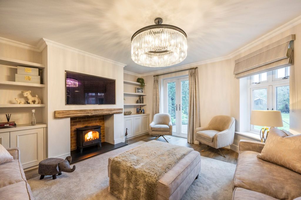 Additional image 3 of 5 bed detached house for saleFinchampstead Road, Wokingham RG41