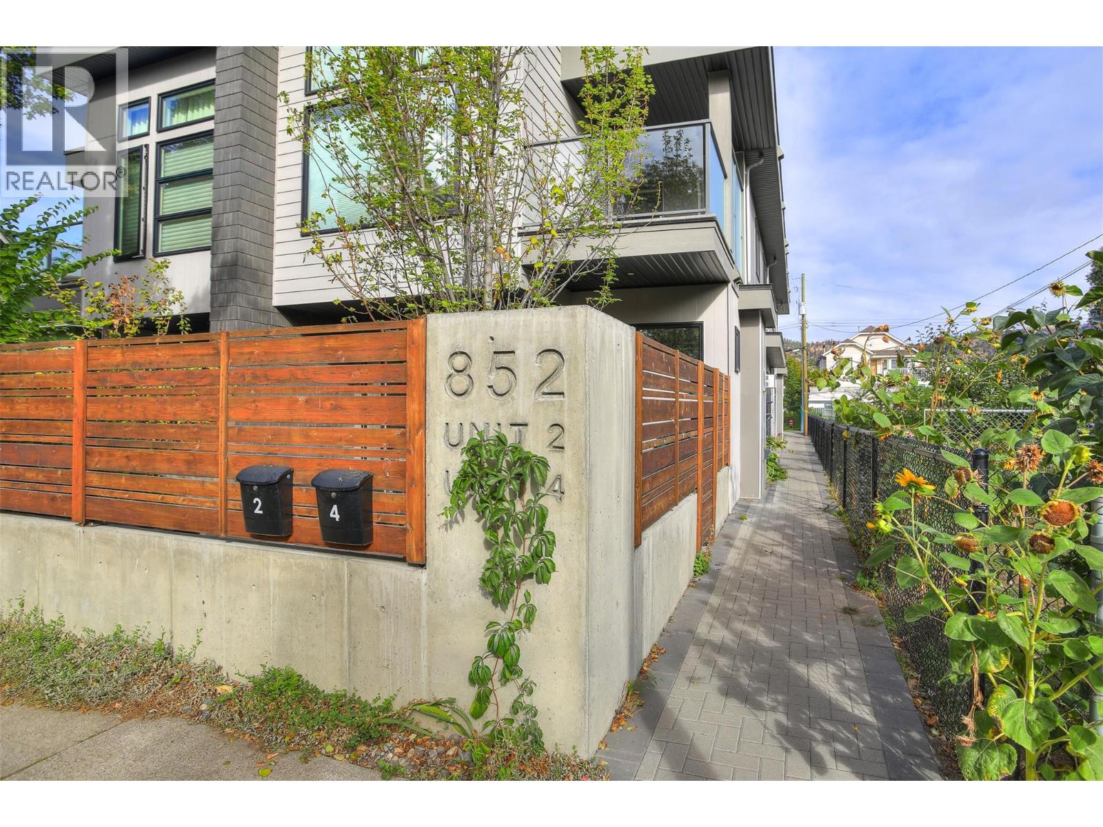 Additional image 5 of 2-852 Stockwell Avenue, Kelowna, BC, V1Y6V9