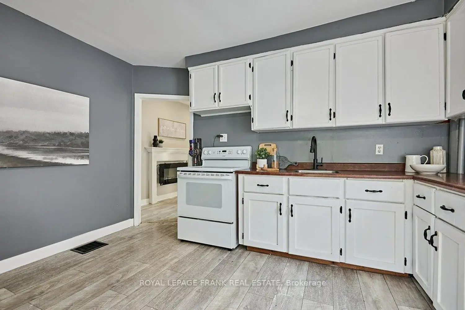 Additional image 9 of 493 St. Lawrence Avenue
