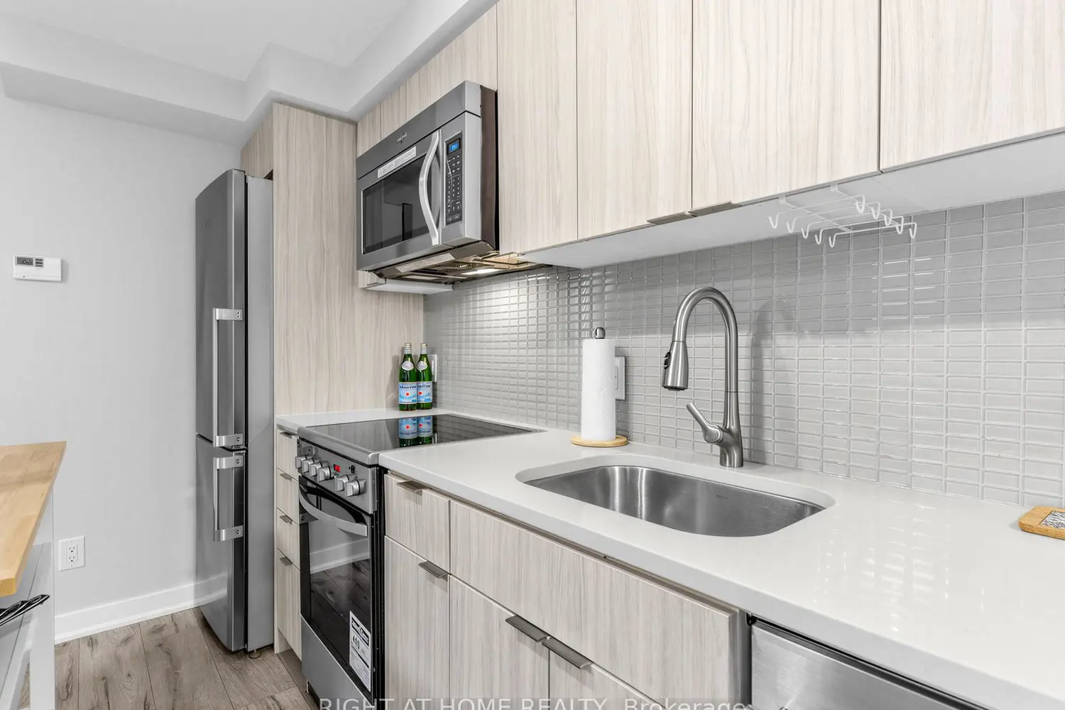 Additional image 4 of 295 Adelaide Street 1210