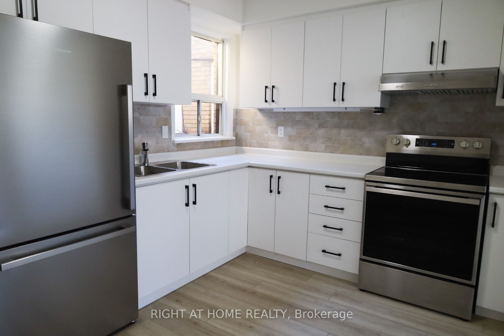 Additional image 4 of 553 Rogers Road, Toronto, ON, M6M 1B4