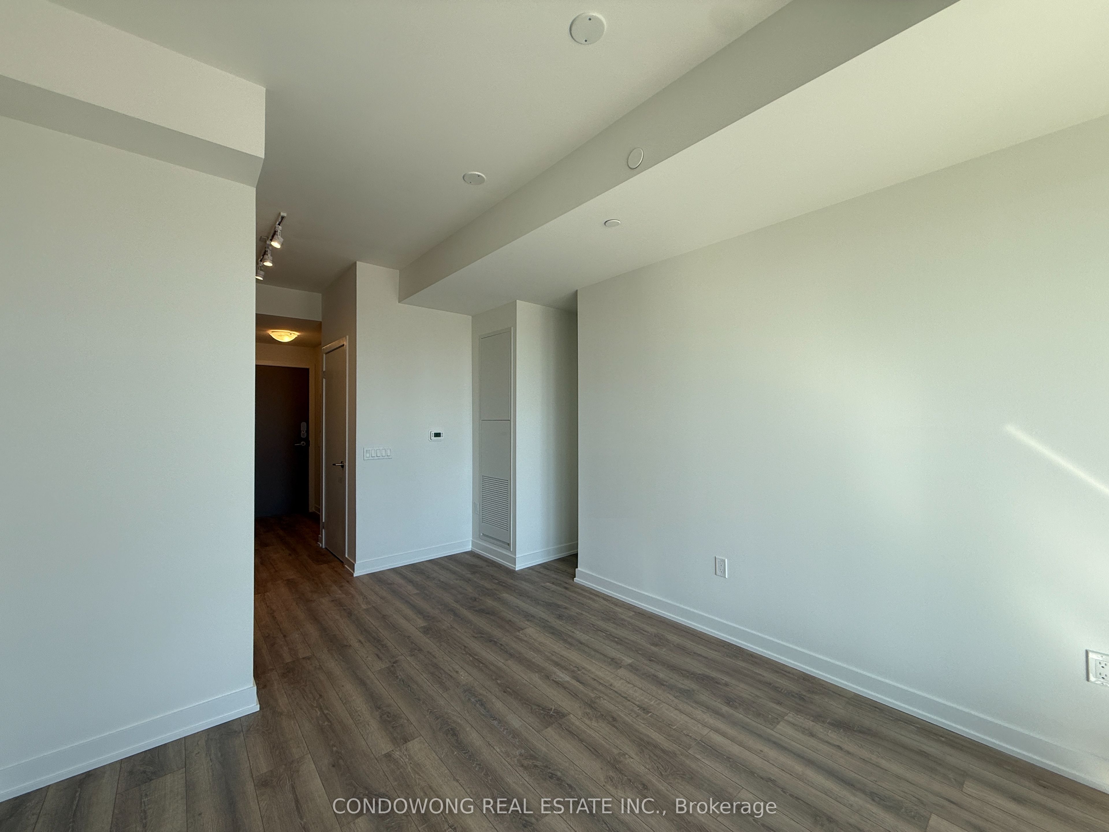 Additional image 4 of 908-5 Quarrington Lane, Toronto, ON, M3C 0S5