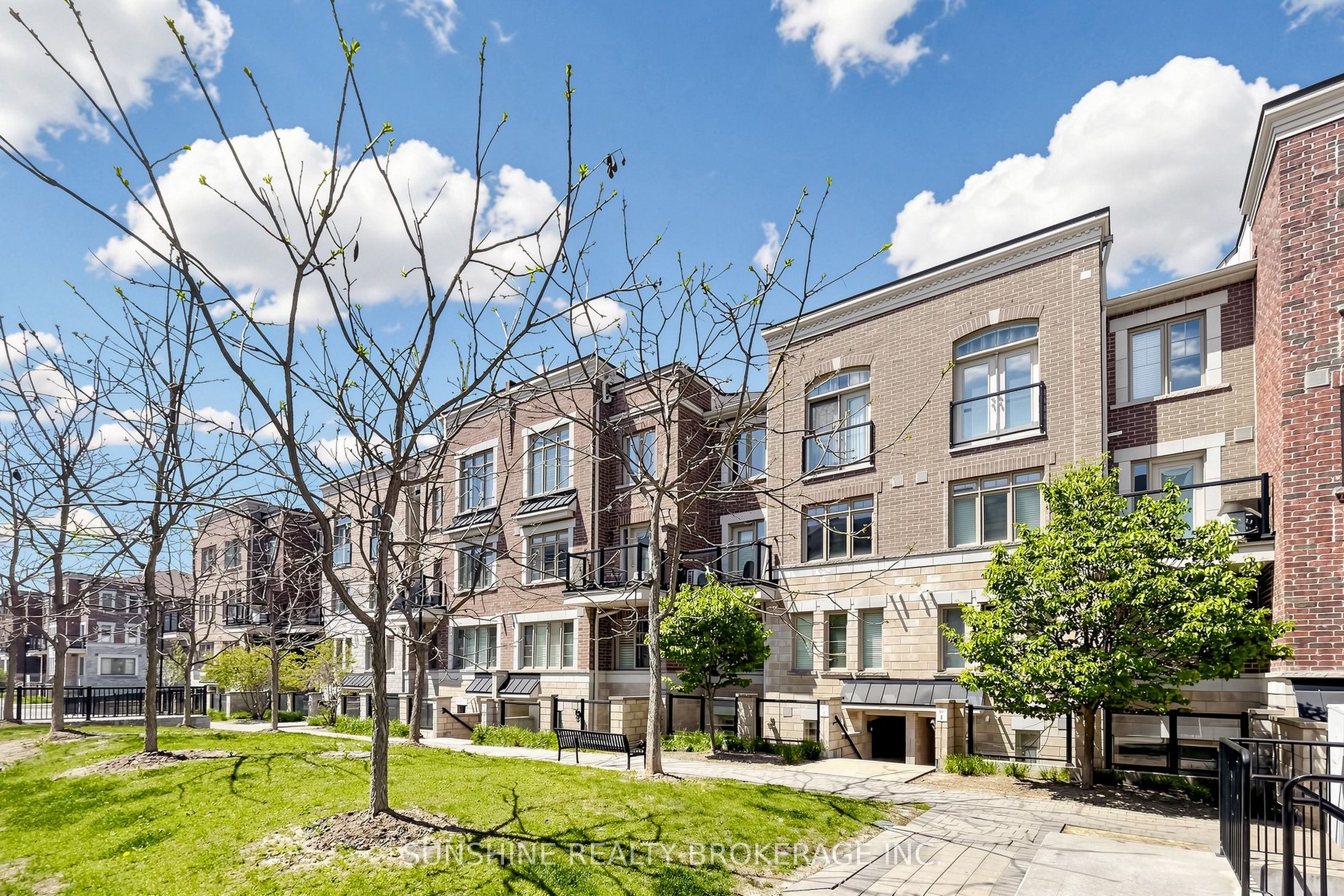 7-2335 Sheppard Avenue W, Toronto, ON, M9M 0B5