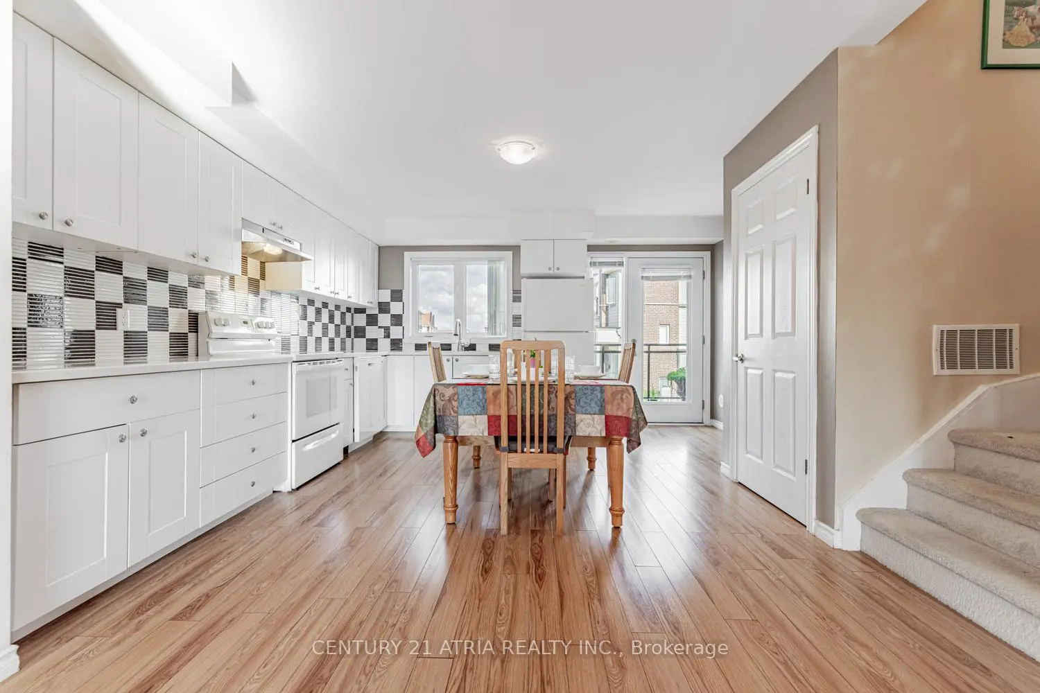 Additional image 4 of 15943 Bayview Avenue 9