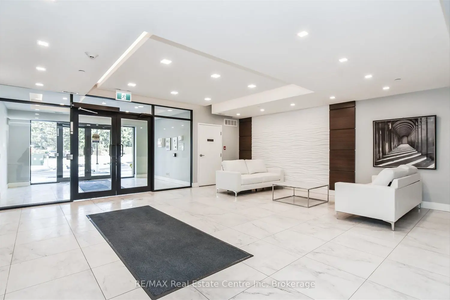 1280 Gordon Street 210 photo 3