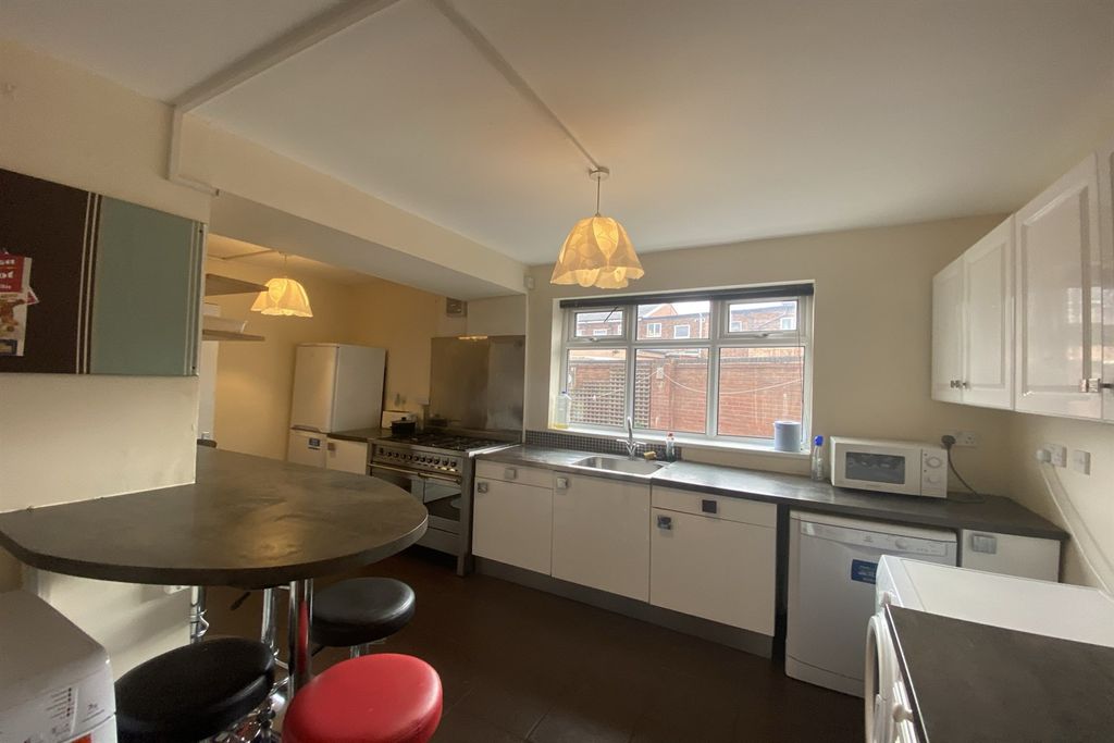 Additional image 11 of 1 bed terraced house to rentLilac Grove (Room 1), Beeston NG9