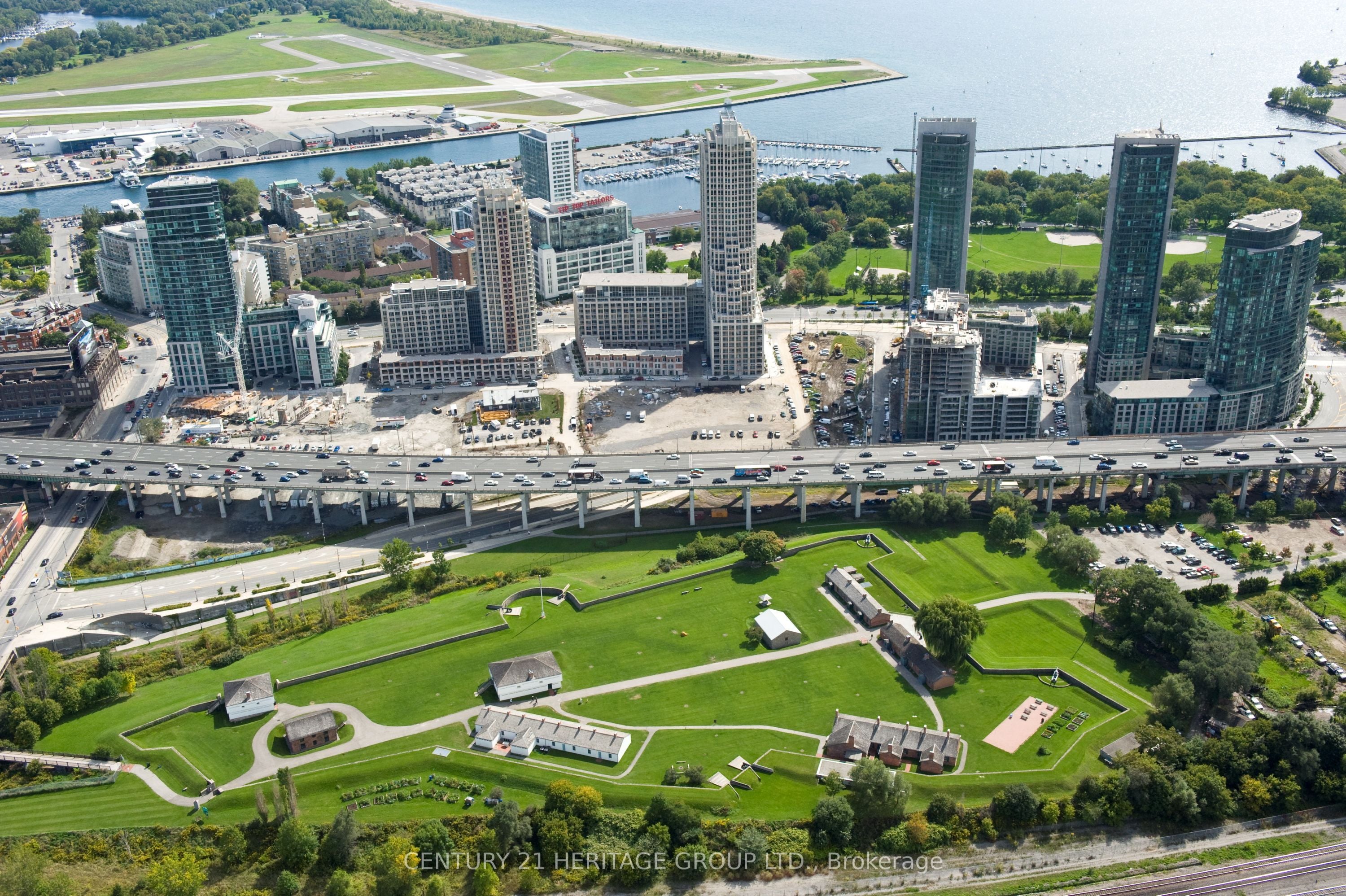 Additional image 3 of 2713-231 Fort York Boulevard, Toronto, ON, M5V 1B2